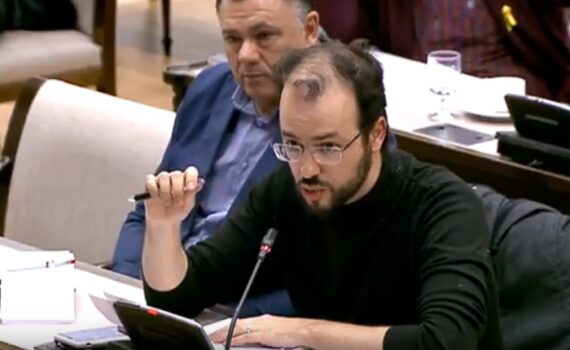 El diputado Jorge Luis en la comisión de seguridad vial y movilidad